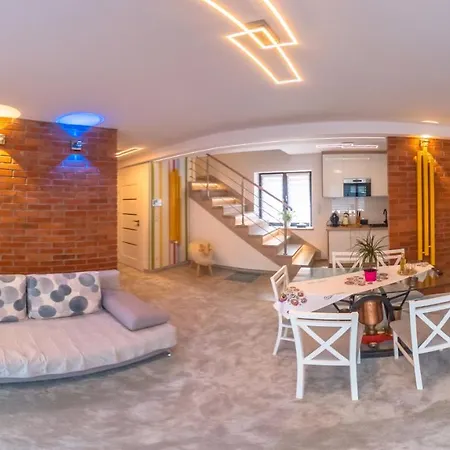 Huzar Apartmán *