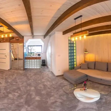 Apartment Huzar *